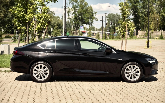 Opel Insignia cena 82900 przebieg: 120000, rok produkcji 2020 z Płock małe 742